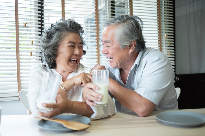 仅两成多人喝奶“达标”